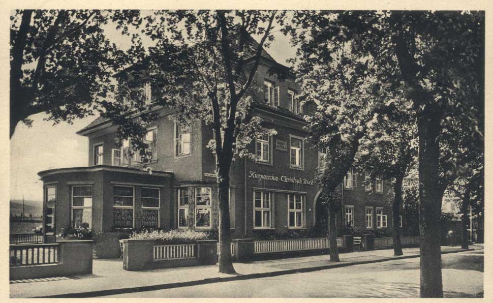 Rodenberger Allee um 1940 mit Platanen bepflanzt
